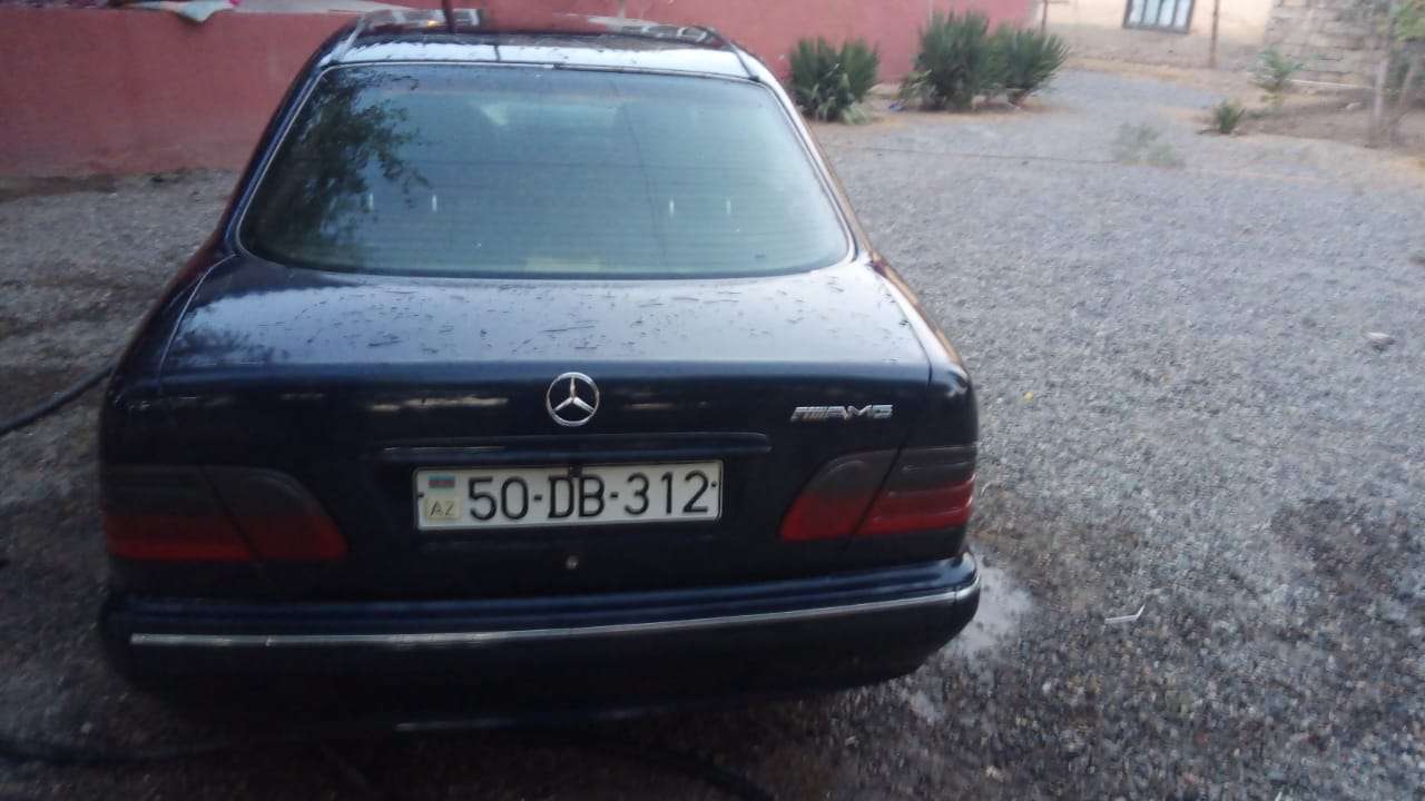 Mercedes E 230, 1996 il, 2.3 L, 428 991 km