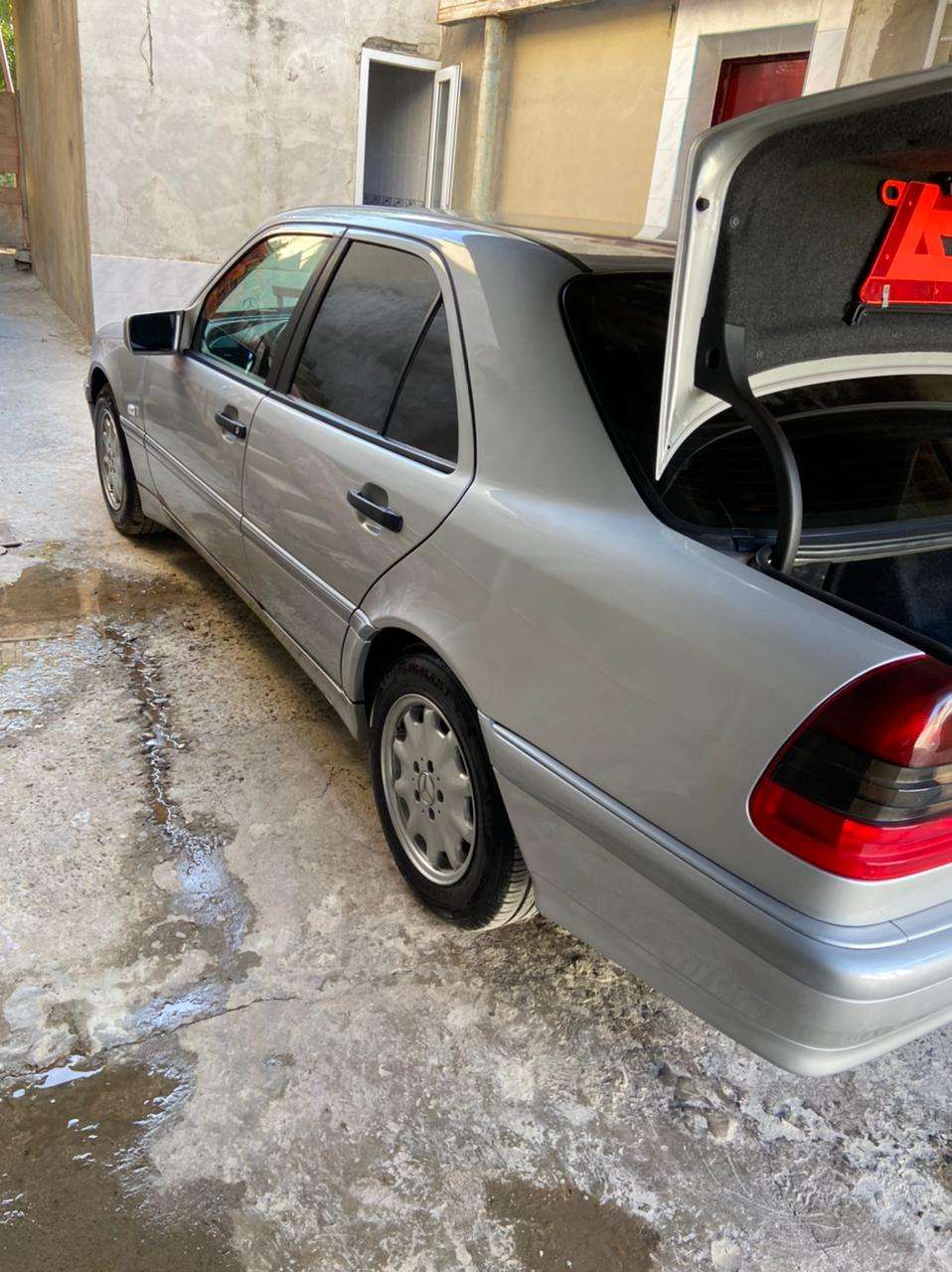 Mercedes C 220, 1998 il, 2.0 L, 236 939 km