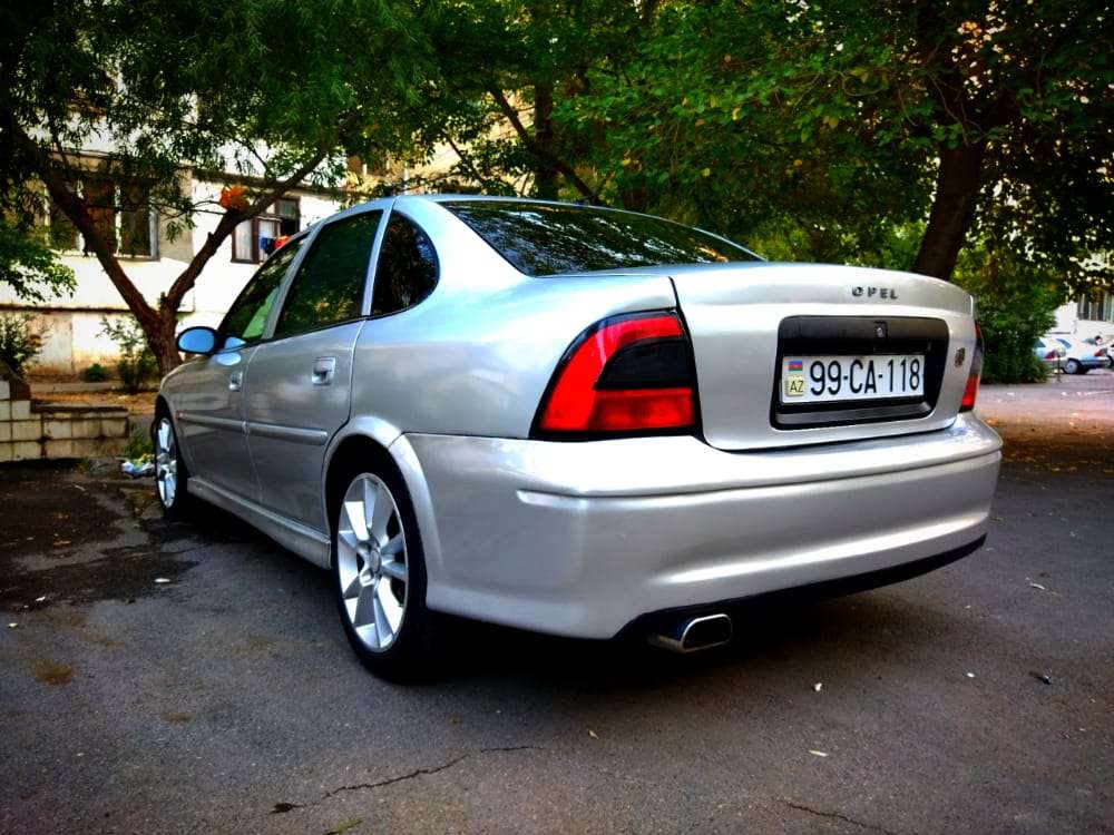 Opel Vectra, 2001 il, 2.2 L, 317 000 km