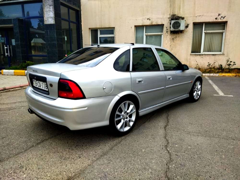 Opel Vectra, 2001 il, 2.2 L, 317 000 km