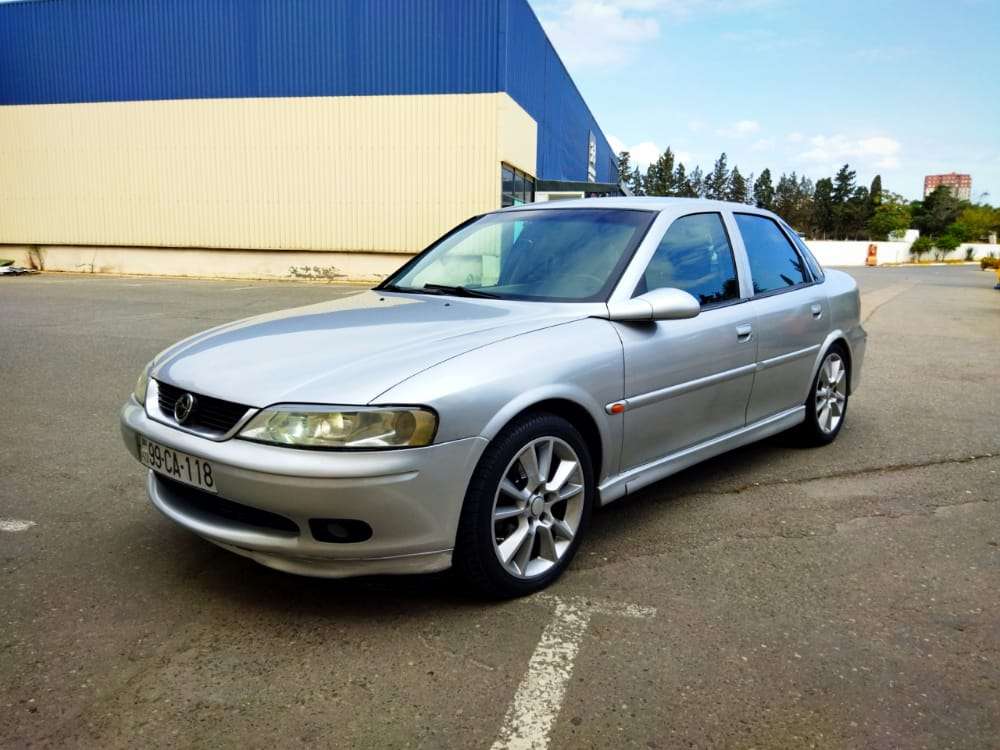 Opel Vectra, 2001 il, 2.2 L, 317 000 km