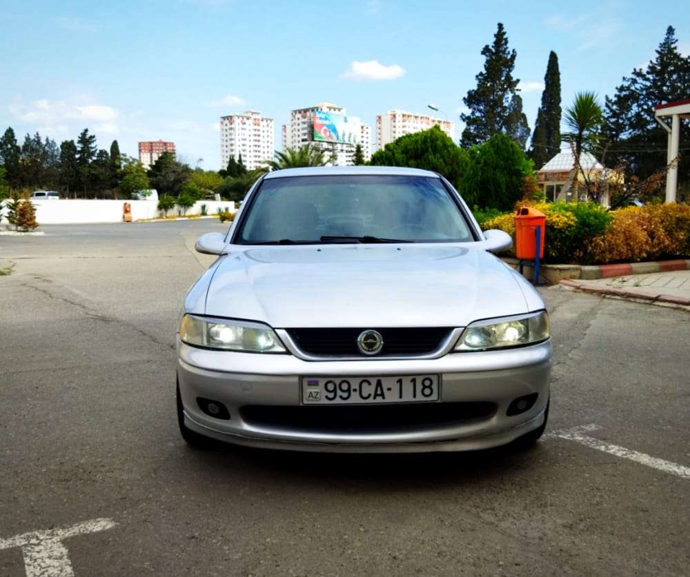 Opel Vectra, 2001 il, 2.2 L, 317 000 km