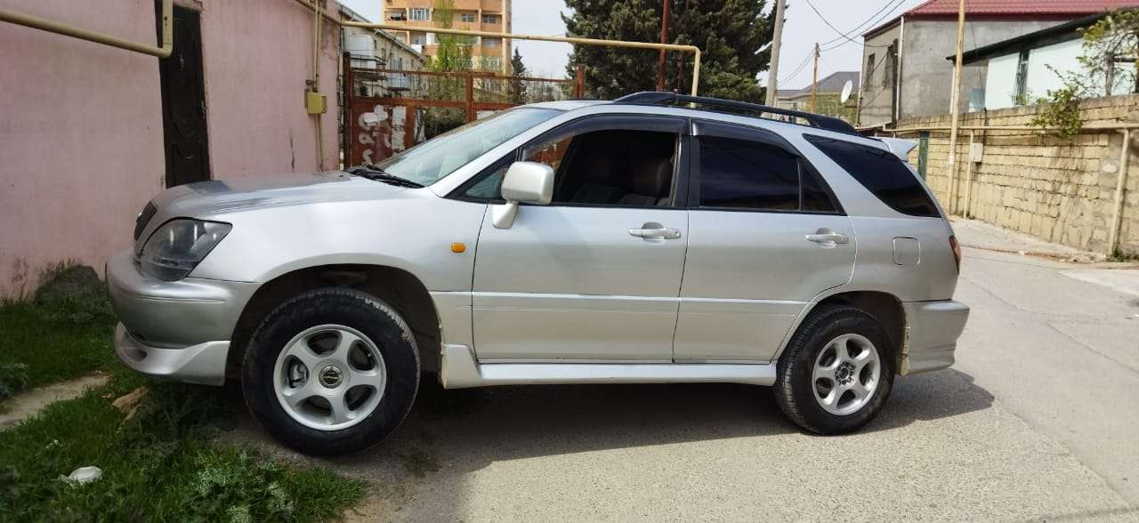 Toyota Harrier, 2002 il, 2.2 L, 180 000 km