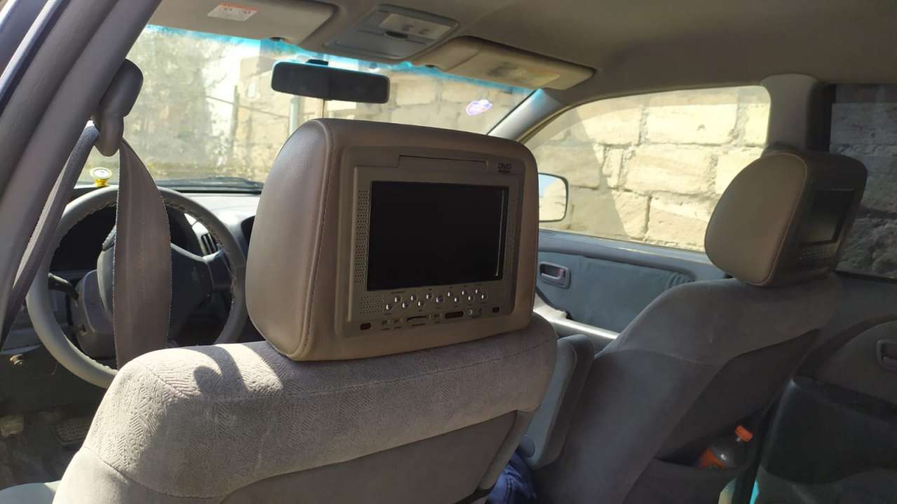 Toyota Harrier, 2002 il, 2.2 L, 180 000 km