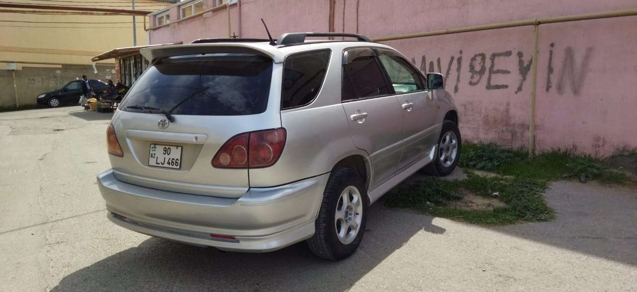 Toyota Harrier, 2002 il, 2.2 L, 180 000 km
