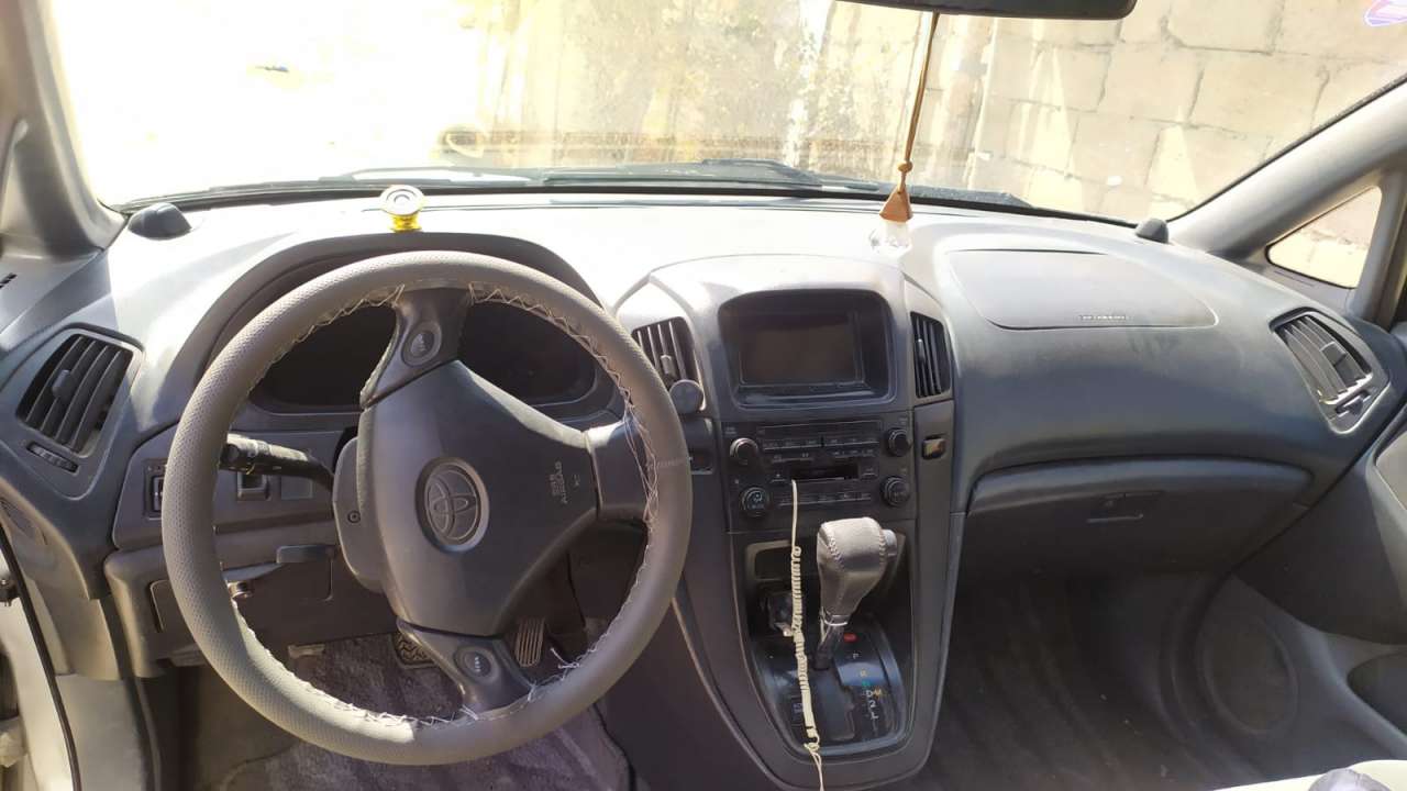 Toyota Harrier, 2002 il, 2.2 L, 180 000 km
