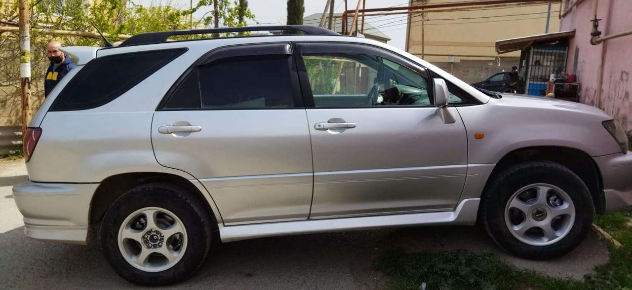 Toyota Harrier, 2002 il, 2.2 L, 180 000 km