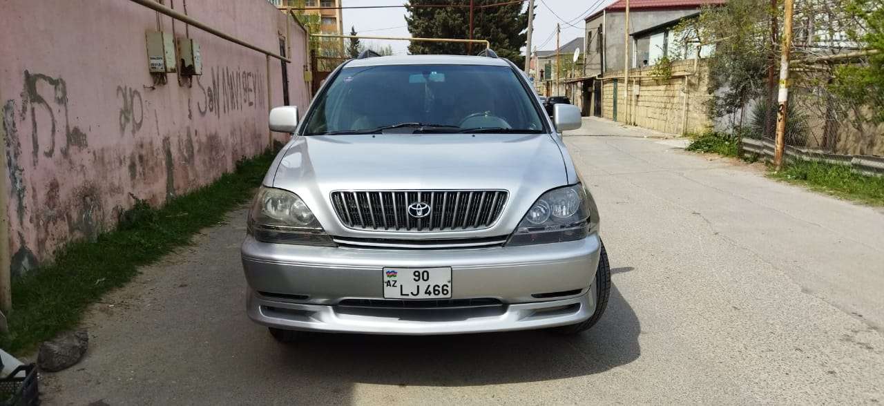 Toyota Harrier, 2002 il, 2.2 L, 180 000 km