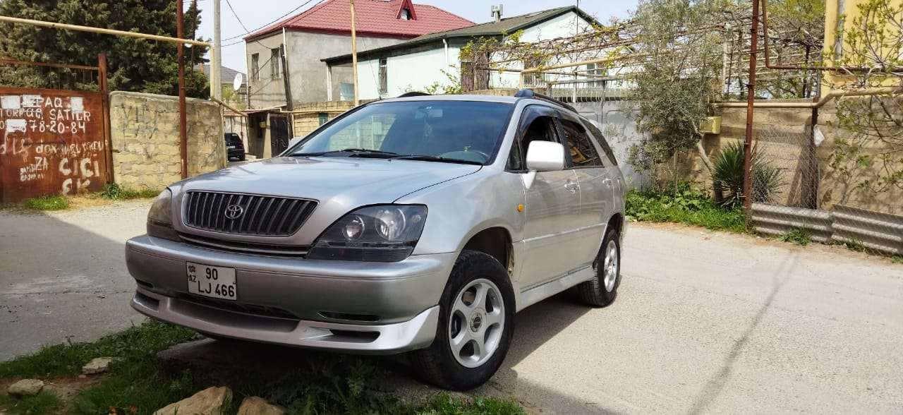 Toyota Harrier, 2002 il, 2.2 L, 180 000 km