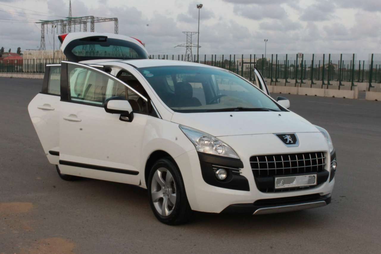 Peugeot 3008, 2013 il, 1.6 L, 100 100 km