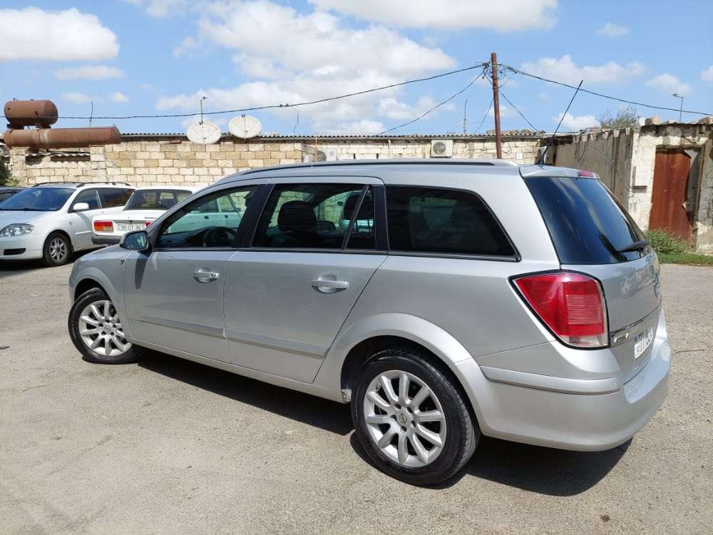 Opel Astra, 2006 il, 1.3 L, 240 400 km