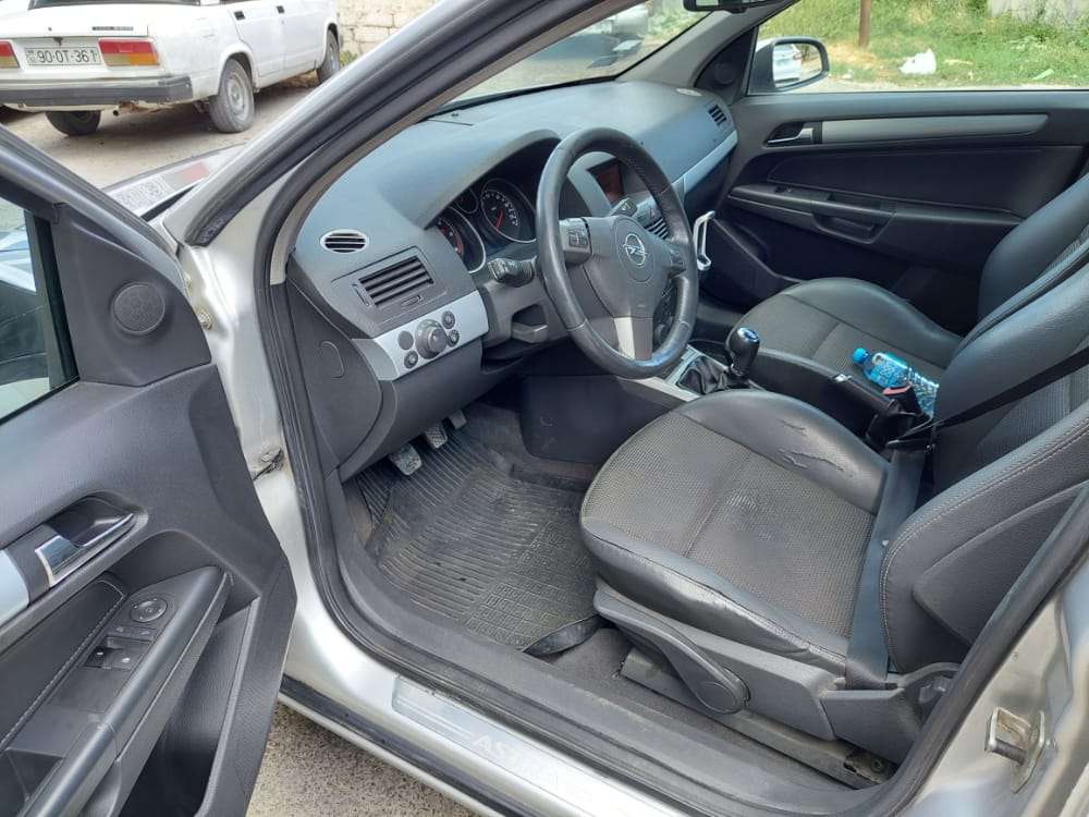 Opel Astra, 2006 il, 1.3 L, 240 400 km