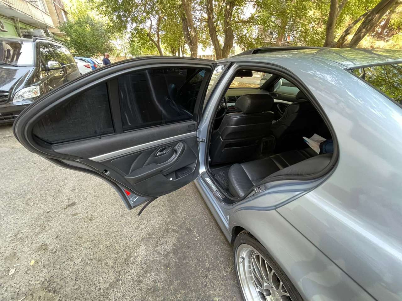 BMW 525, 2002 il, 2.5 L, 330 000 km
