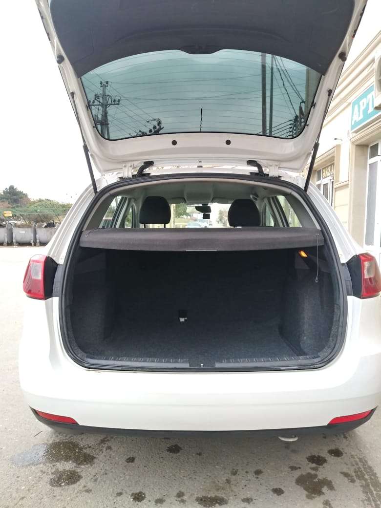 SEAT Ibiza, 2014 il, 1.4 L, 130 000 km