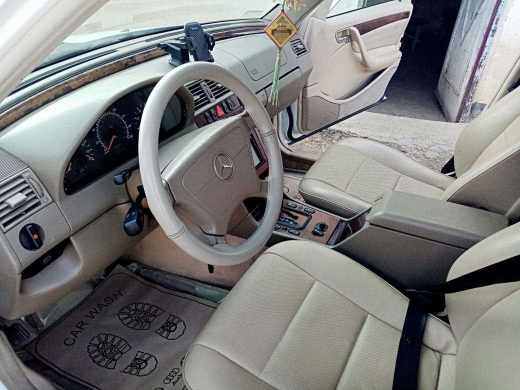 Mercedes C 230, 1999 il, 2.3 L, 210 000 km