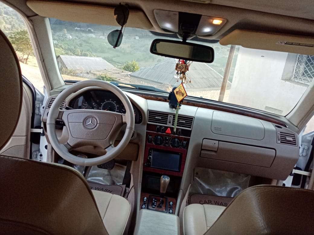 Mercedes C 230, 1999 il, 2.3 L, 210 000 km