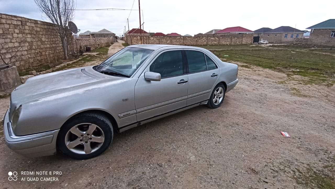 Mercedes E 230, 1996 il, 2.3 L, 276 654 km