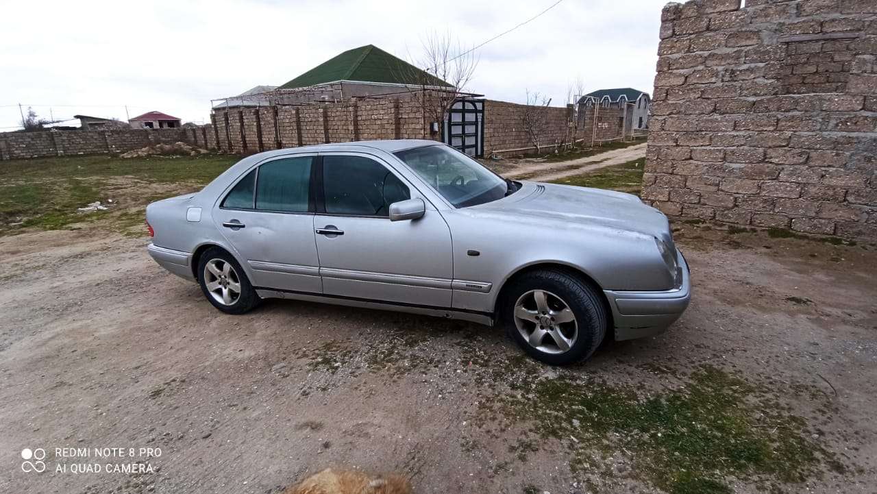 Mercedes E 230, 1996 il, 2.3 L, 276 654 km