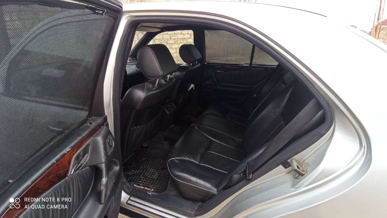 Mercedes E 230, 1996 il, 2.3 L, 276 654 km
