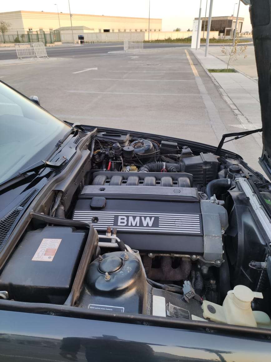BMW 525, 1995 il, 2.5 L, 356 000 km