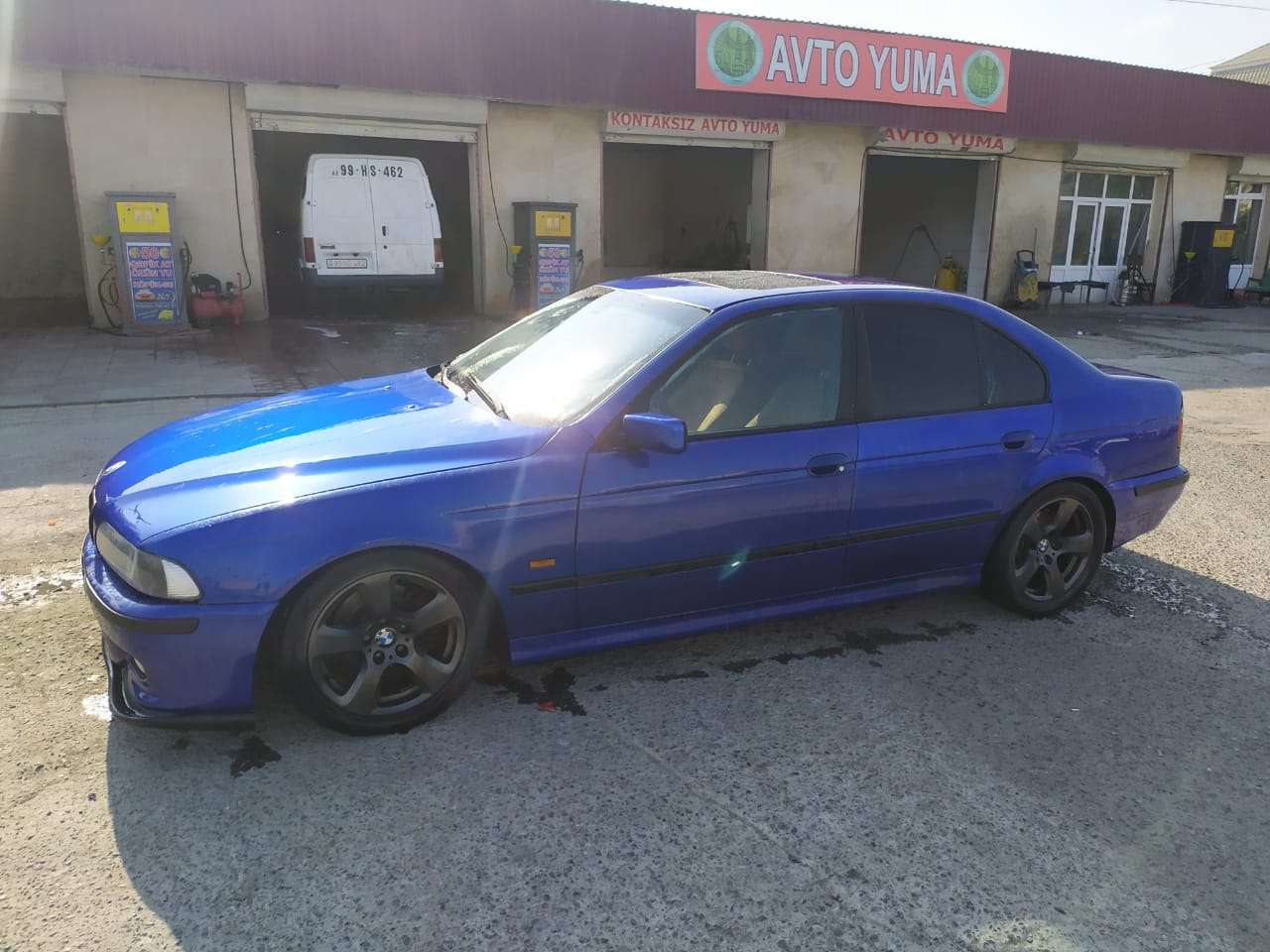 BMW 528, 1997 il, 2.8 L, 400 000 km