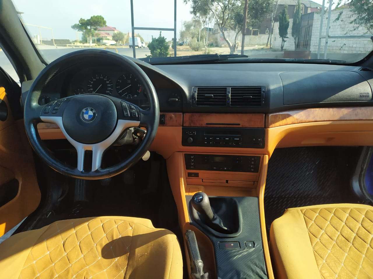 BMW 528, 1997 il, 2.8 L, 400 000 km