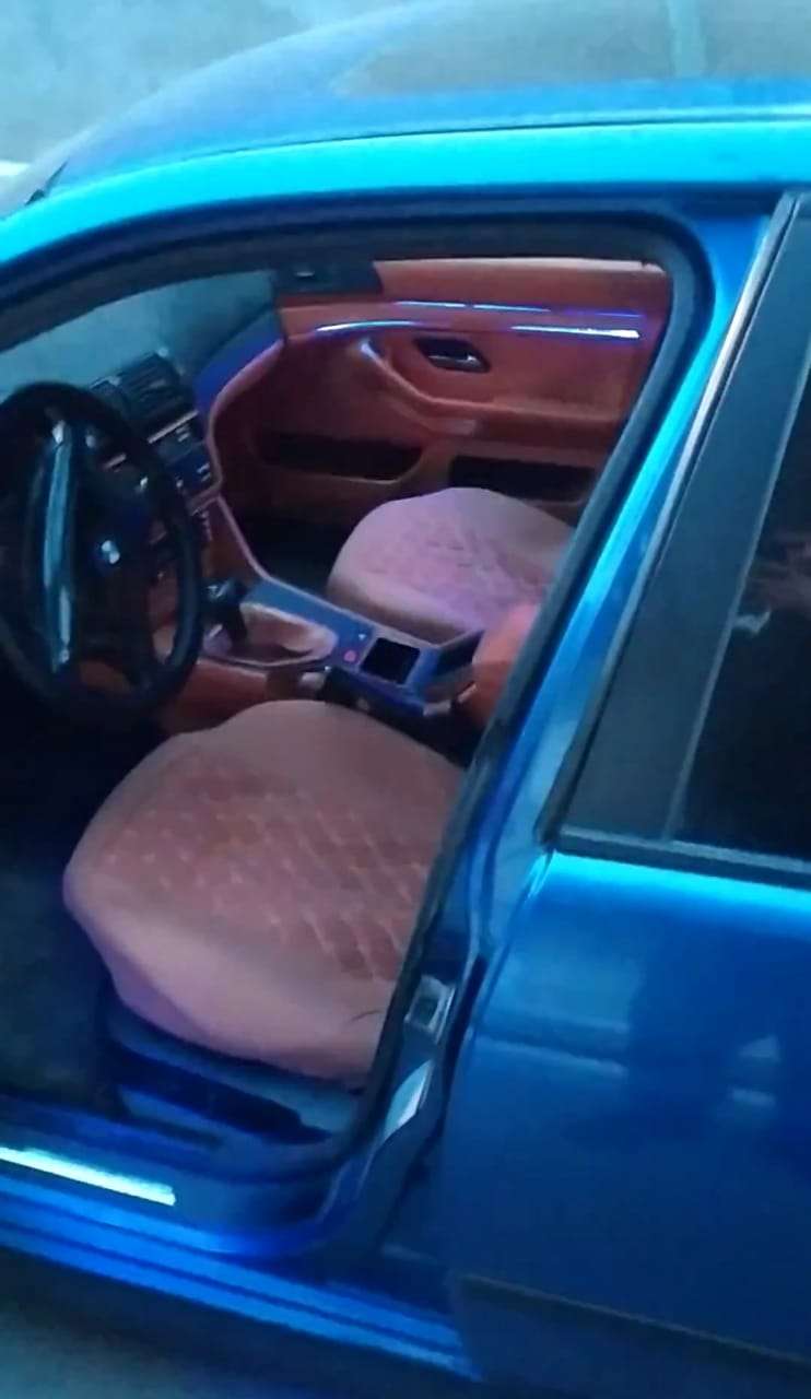 BMW 528, 1997 il, 2.8 L, 400 000 km