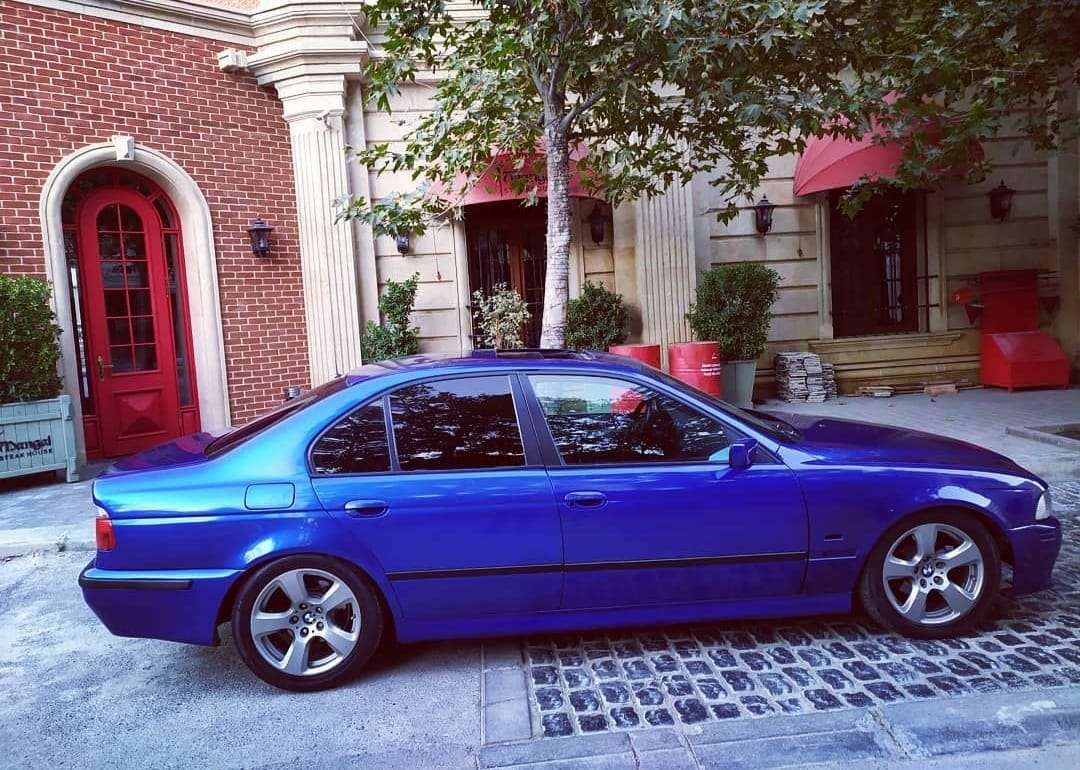 BMW 528, 1997 il, 2.8 L, 400 000 km