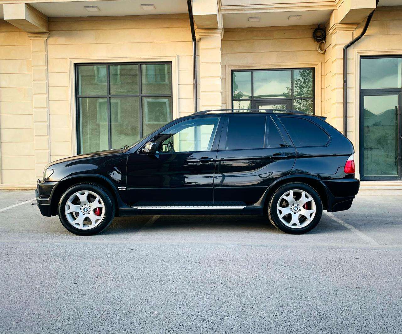 BMW X5, 2003 il, 4.4 L, 260 000 km
