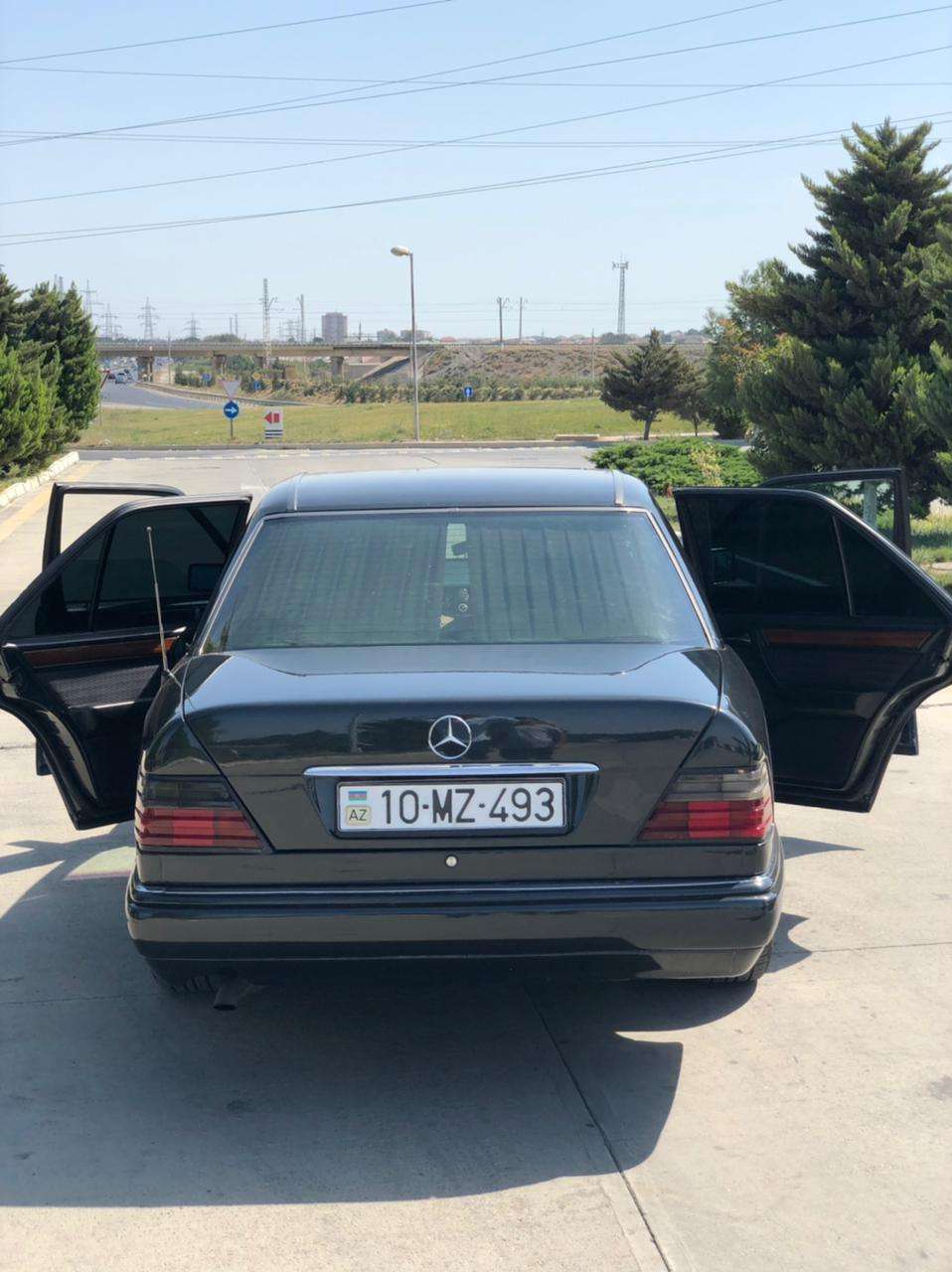 Mercedes E 220, 1993 il, 2.2 L, 460 000 km
