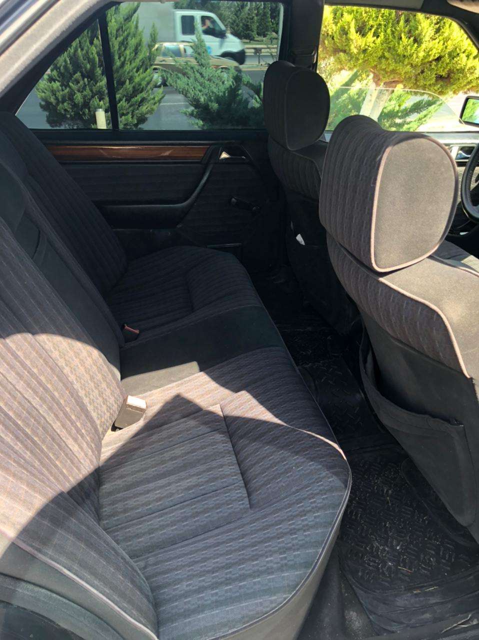 Mercedes E 220, 1993 il, 2.2 L, 460 000 km