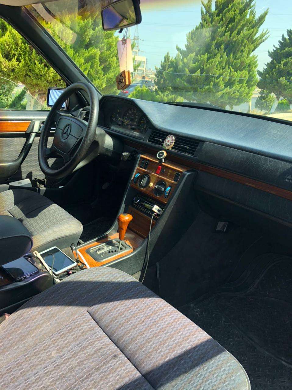 Mercedes E 220, 1993 il, 2.2 L, 460 000 km