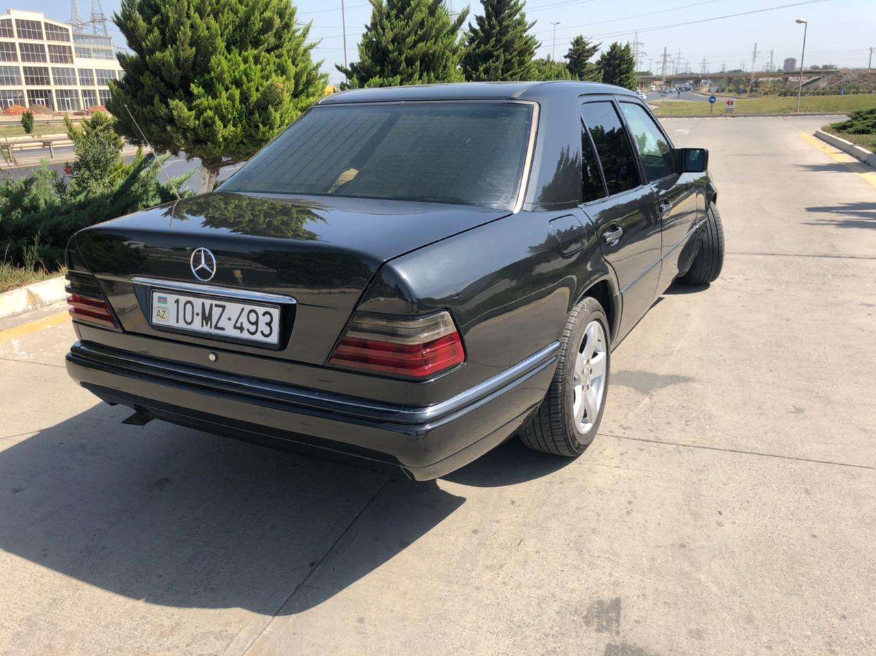 Mercedes E 220, 1993 il, 2.2 L, 460 000 km