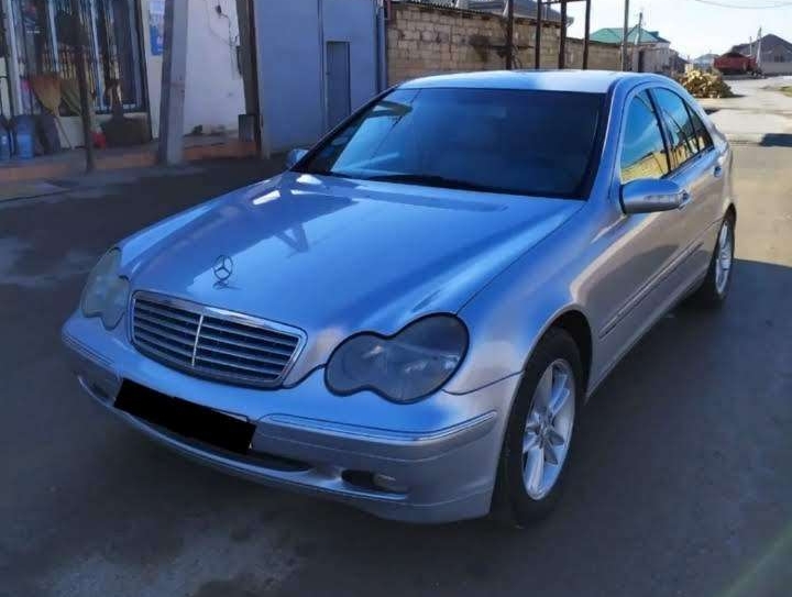 Mercedes C 200, 2002 il, 2.0 L, 288 000 km