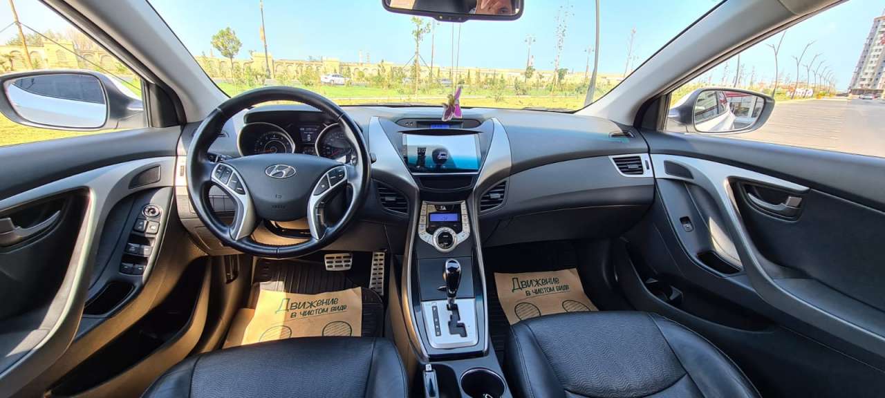 Hyundai Elantra, 2012 il, 1.8 L, 129 013 km
