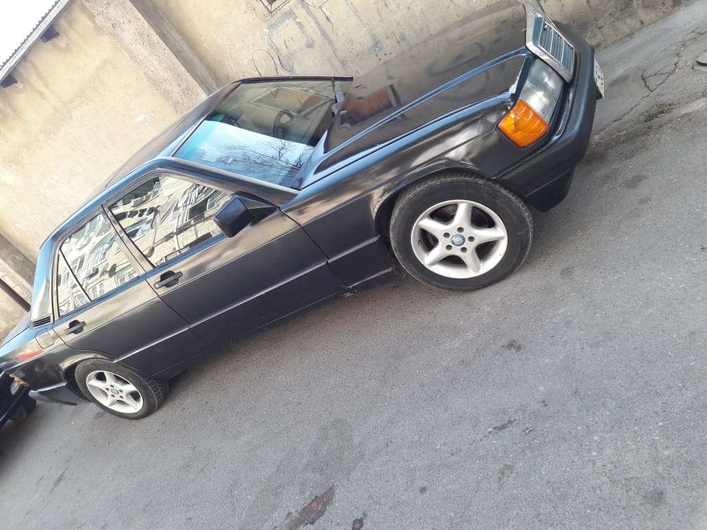 Mercedes 190, 1990 il, 2.0 L, 333 333 km