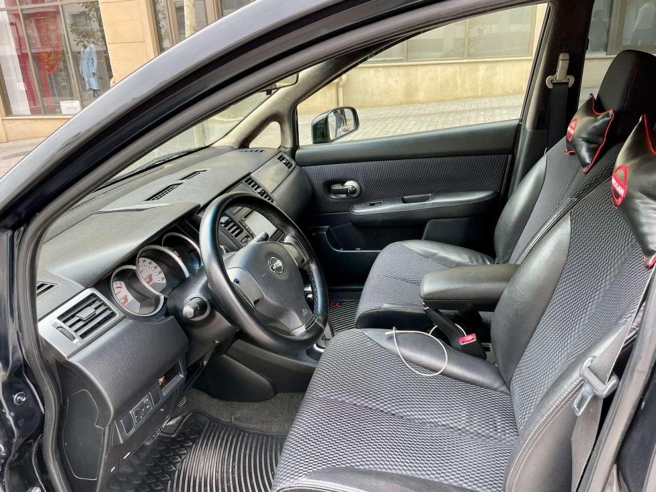 Nissan Tiida, 2008 il, 1.6 L, 202 000 km
