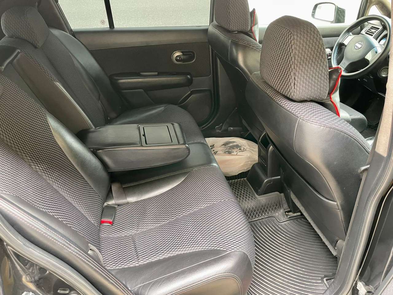 Nissan Tiida, 2008 il, 1.6 L, 202 000 km