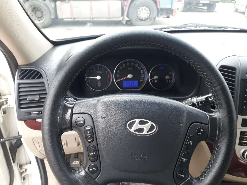 Hyundai Santa Fe, 2008 il, 2.7 L, 130 000 km