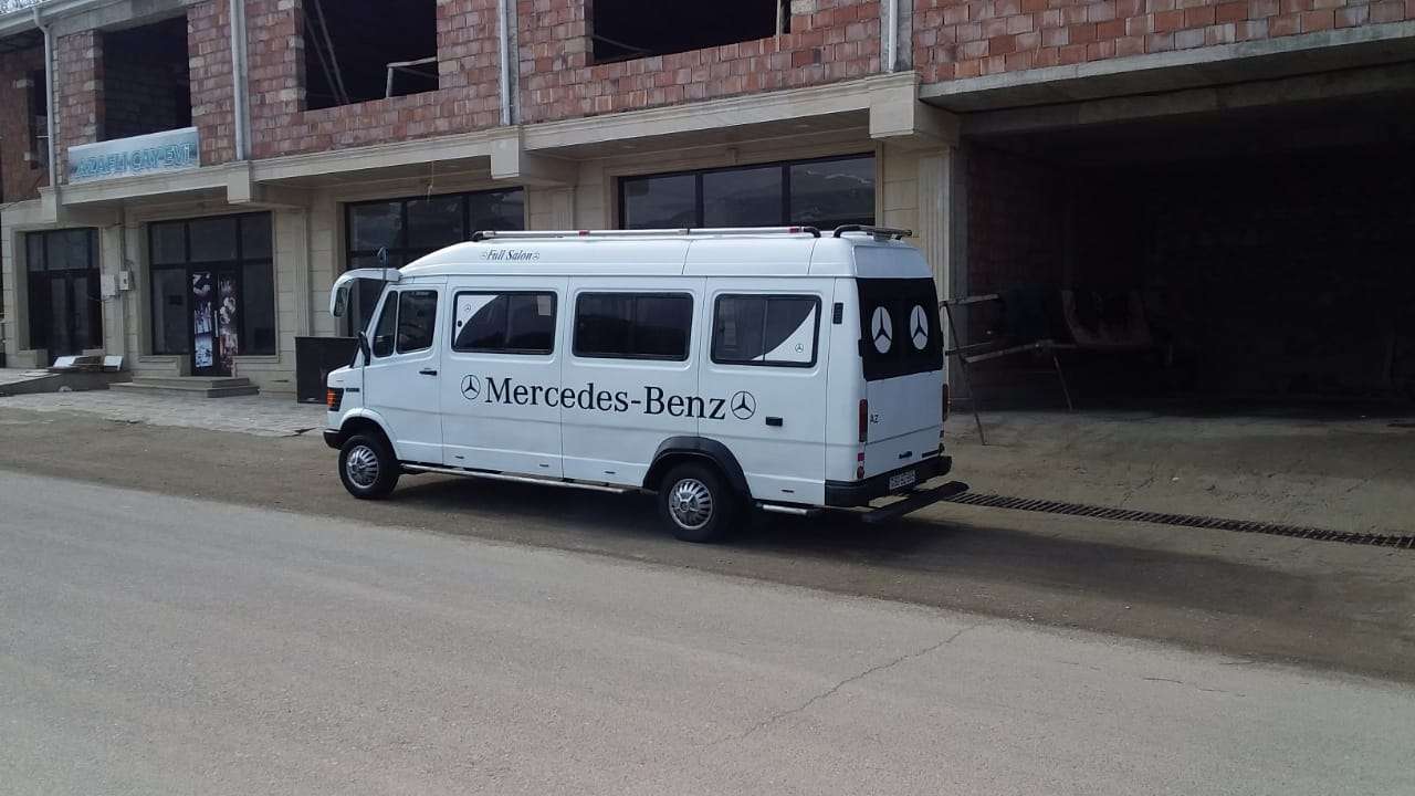 Mercedes 410 D, 1994 il, 2.9 L, 300 000 km