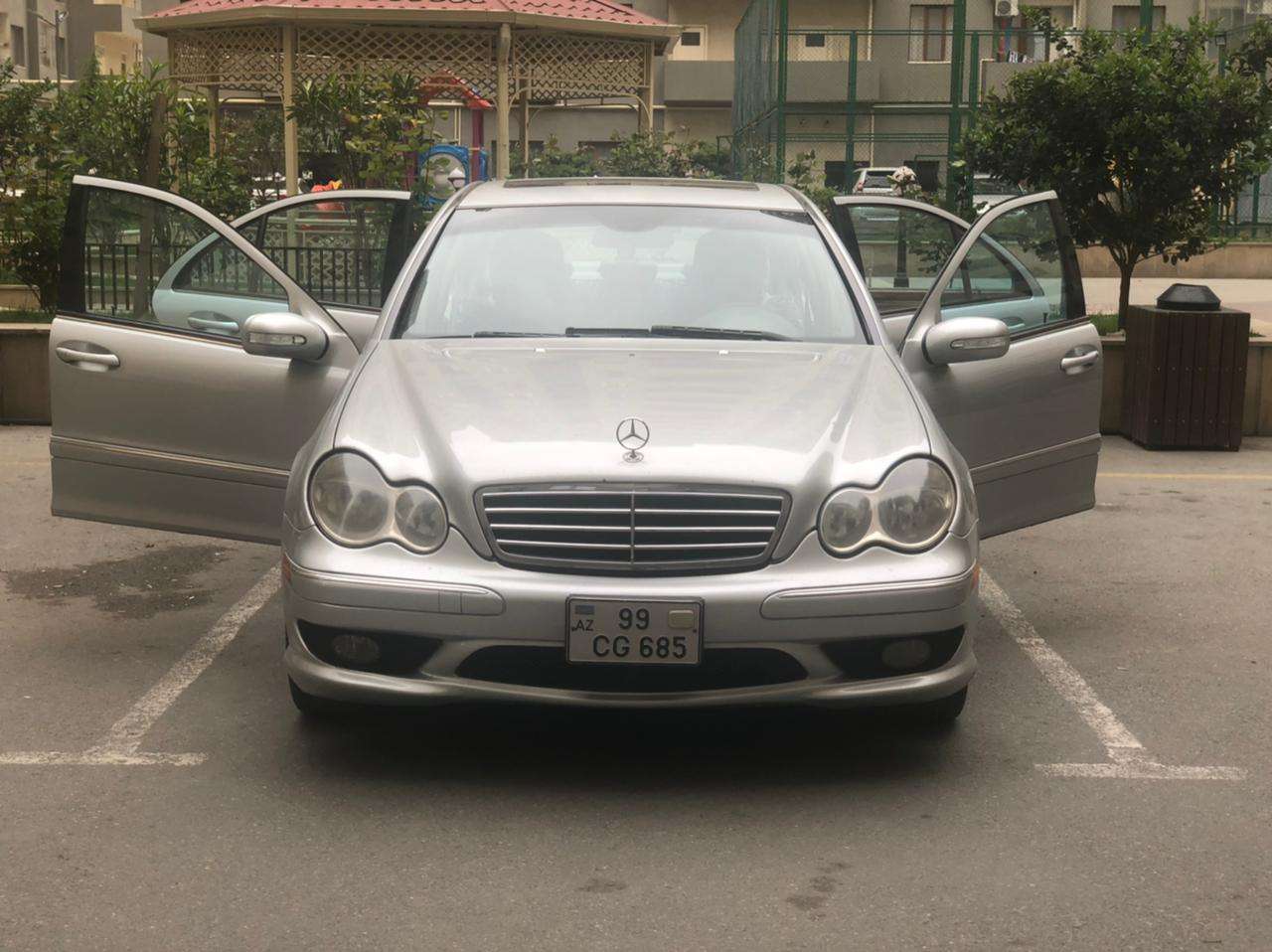 Mercedes C 230, 2006 il, 2.5 L, 260 000 km