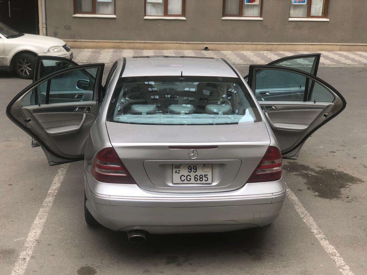 Mercedes C 230, 2006 il, 2.5 L, 260 000 km