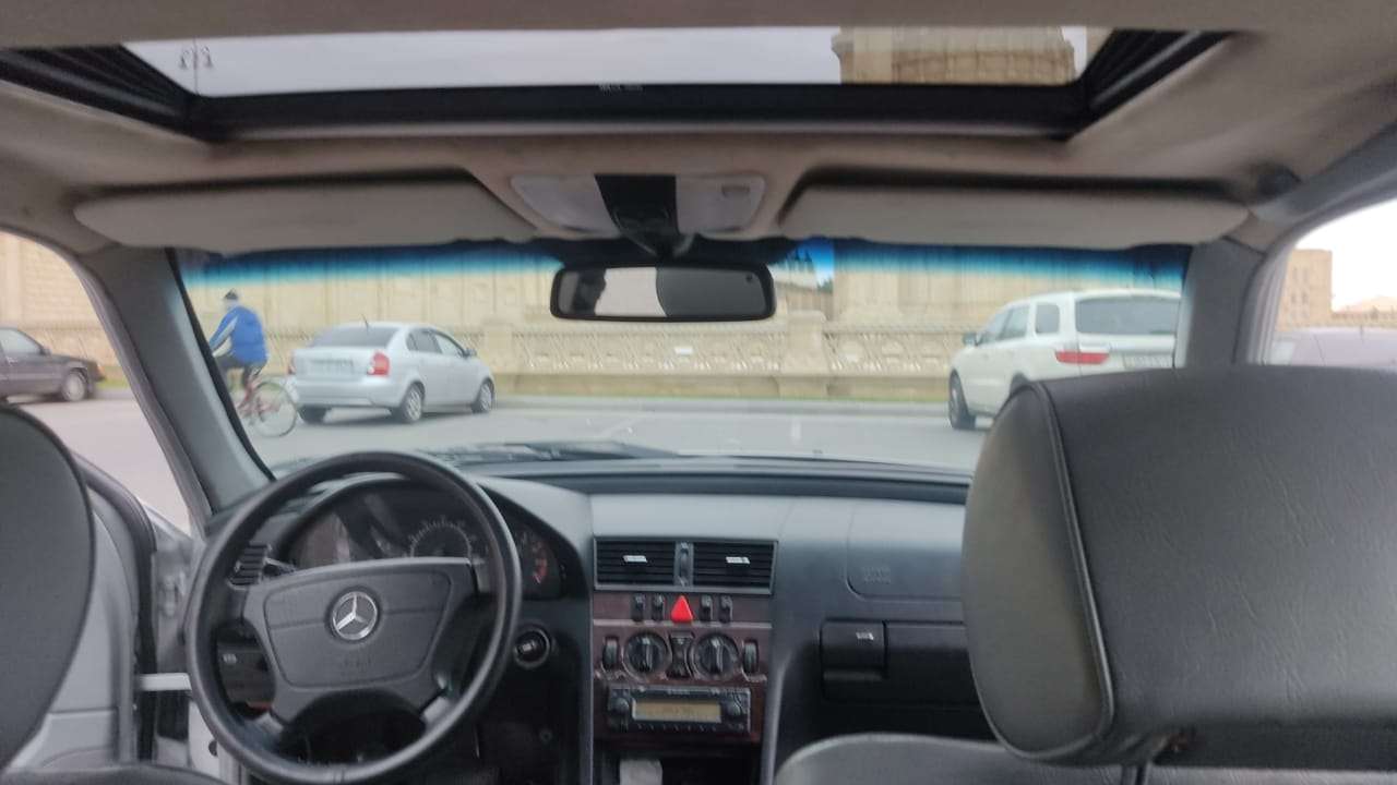 Mercedes C 230, 1999 il, 2.3 L, 178 456 km