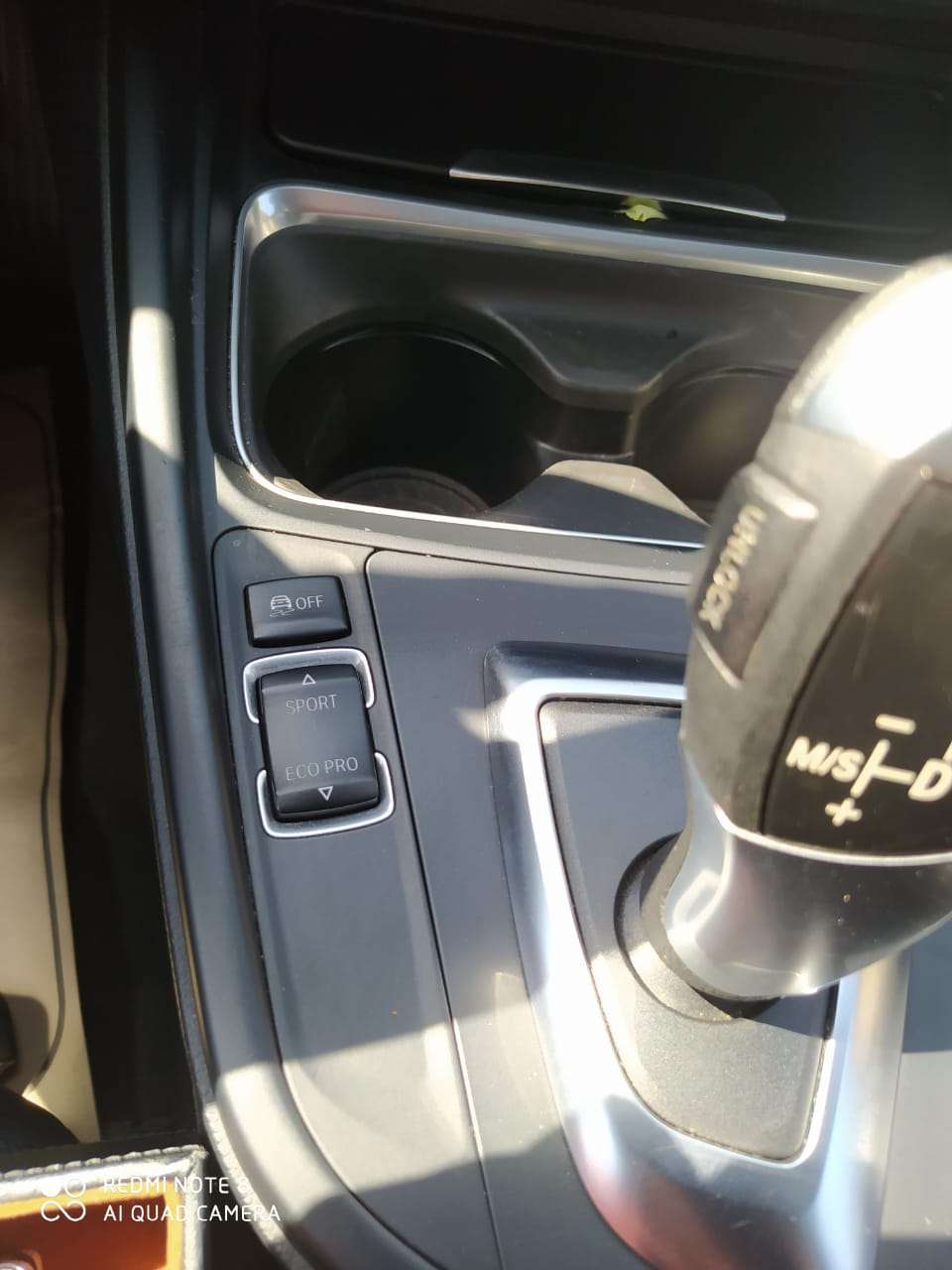 BMW 320, 2015 il, 2.0 L, 91 000 km