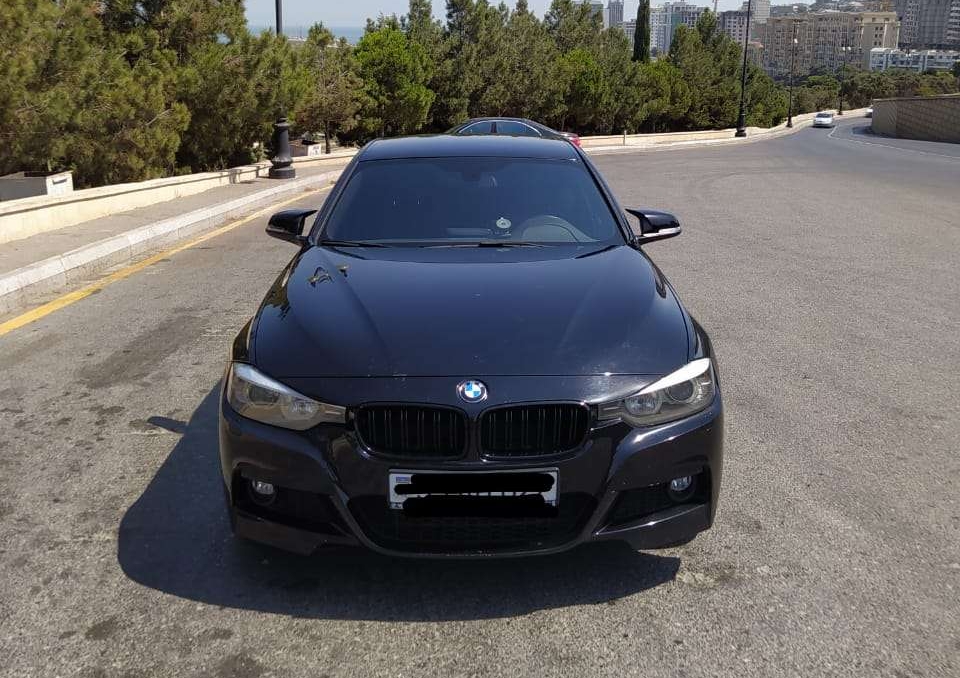 BMW 320, 2015 il, 2.0 L, 91 000 km