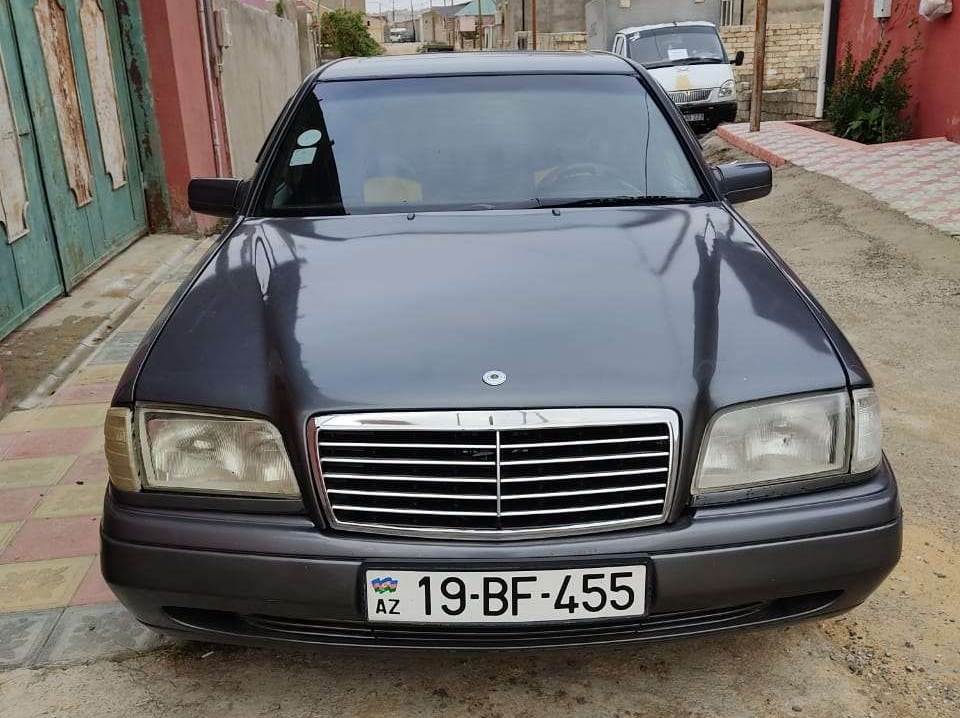 Mercedes C 200, 1997 il, 2.0 L, 275 000 km