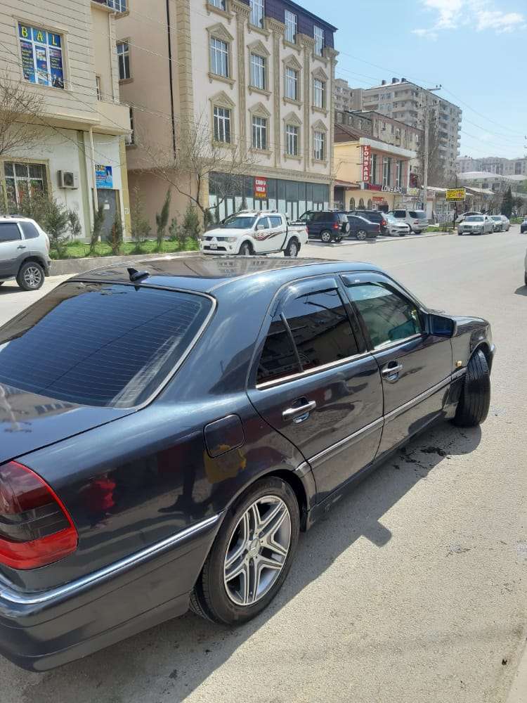 Mercedes C 200, 1998 il, 2.0 L, 250 000 km