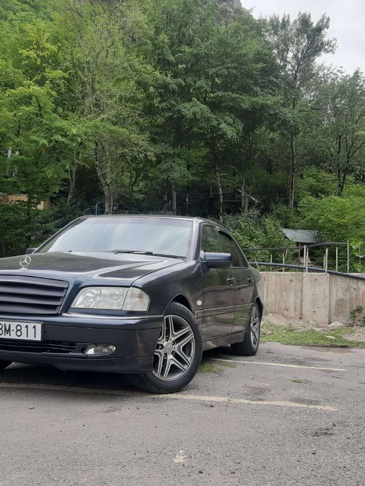 Mercedes C 200, 1998 il, 2.0 L, 250 000 km