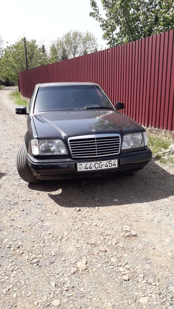 Mercedes E 220, 1994 il, 2.2 L, 380 000 km