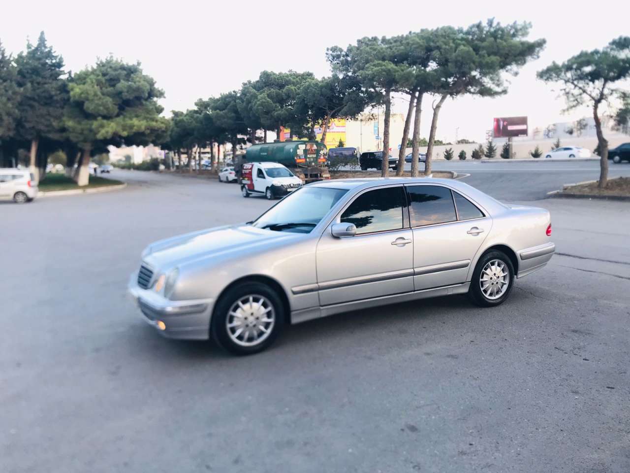 Mercedes E 220, 2000 il, 2.2 L, 331 323 km